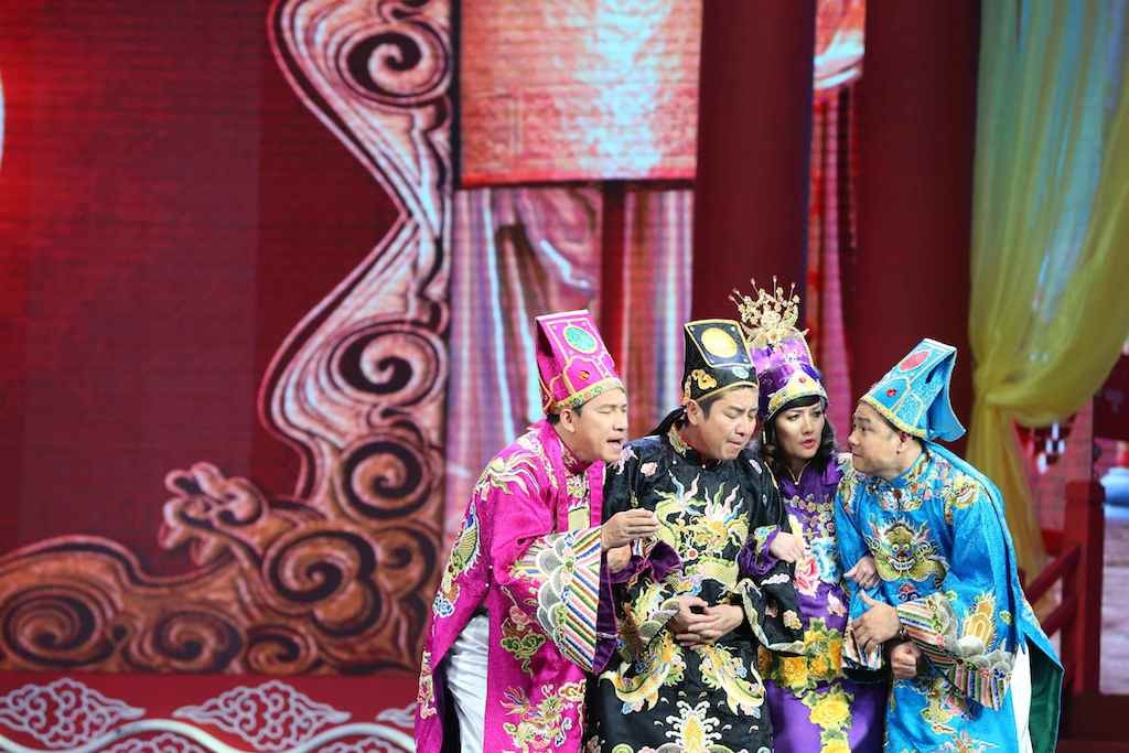NSƯT Công Lý tình tứ với bạn gái kém 15 tuổi tại hậu trường Táo quân 2018 - Hình 15