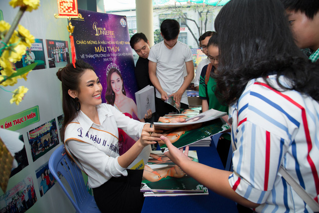 Á hậu Mâu Thủy bất ngờ về thăm trường cũ trong những ngày cuối năm - Hình 6