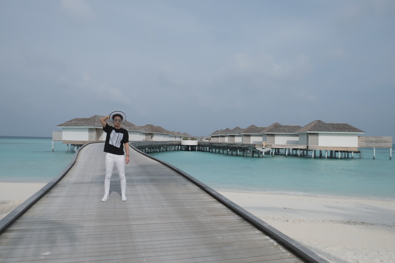 Đôi bạn cùng tiến MC Quỳnh Chi, Thuỳ Dung gợi cảm ở "thiên đường" Maldives - Hình 6