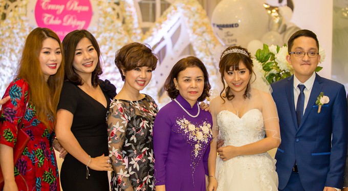 Vân Dung, Hiệp gà có mặt trong đám cưới con trai nghệ sĩ Chí Trung - Hình 2
