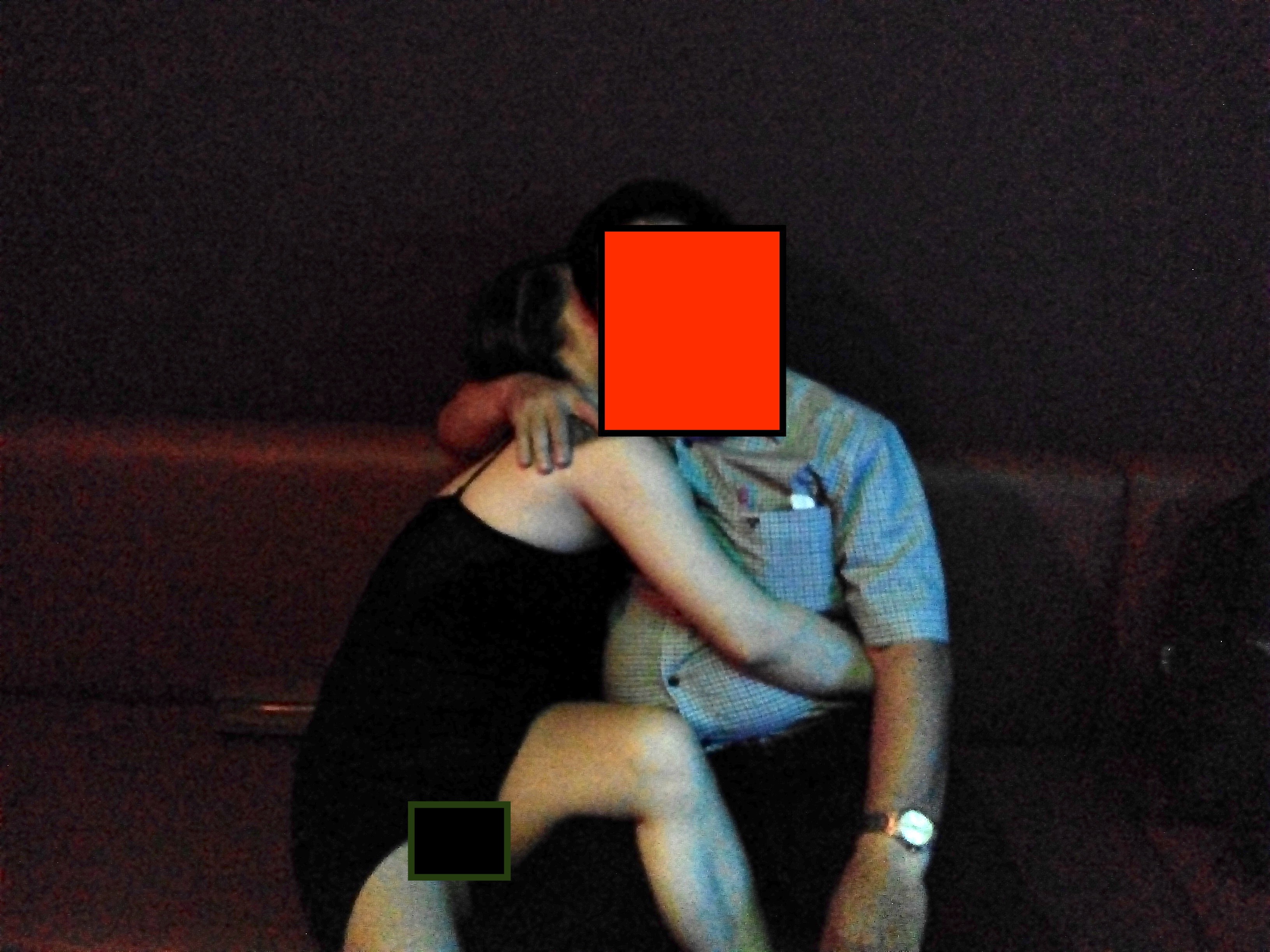 [Image: anh1-ban-dam-tren-ban-ghe-karaoke1.jpg]