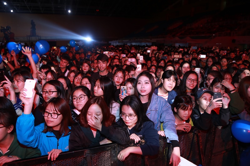 Sơn Tùng MTP “khuấy đảo” Lễ hội âm nhạc Bridge Fest 2018 - Hình 6
