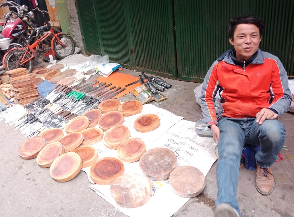 Hà Nội: Chợ Tết len lỏi trong khu tập thể - Hình 13