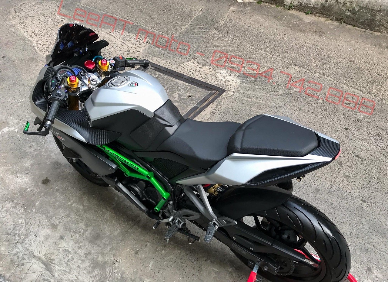 Thú chơi xe - Ngẩn ngơ trước Bajaj Pulsar RS200 độ siêu mô tô Ninja H2R của thợ Việt (Hình 4).