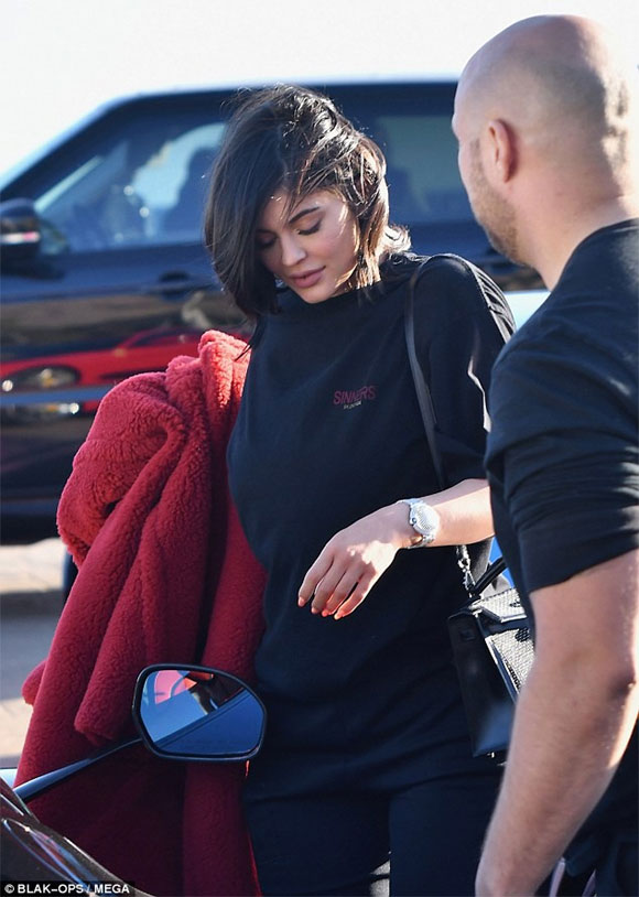 Thú chơi xe - Siêu xe Ferrari LaFerrari của Kylie Jenner giá 32 tỷ đồng có gì đặc biệt? (Hình 2).