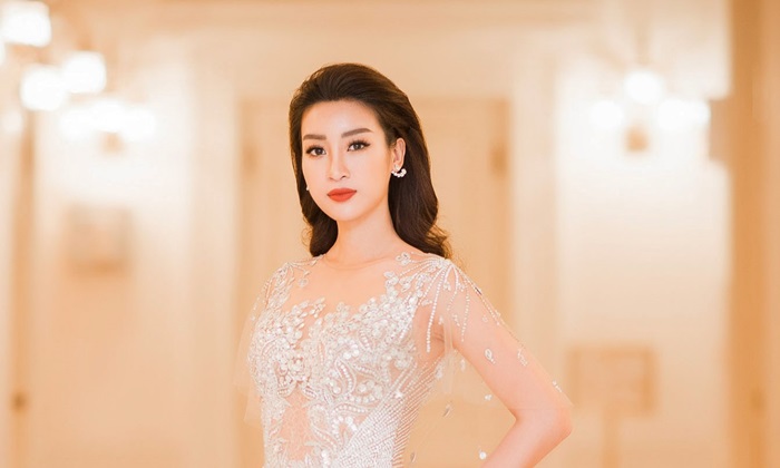 Hoa hậu Mỹ Linh: Tôi bị thu hút với nghề MC - Hình 1
