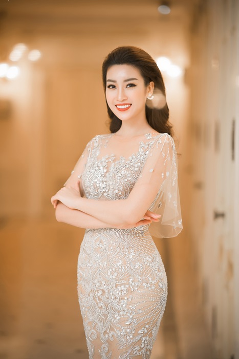 Hoa hậu Mỹ Linh: Tôi bị thu hút với nghề MC - Hình 5