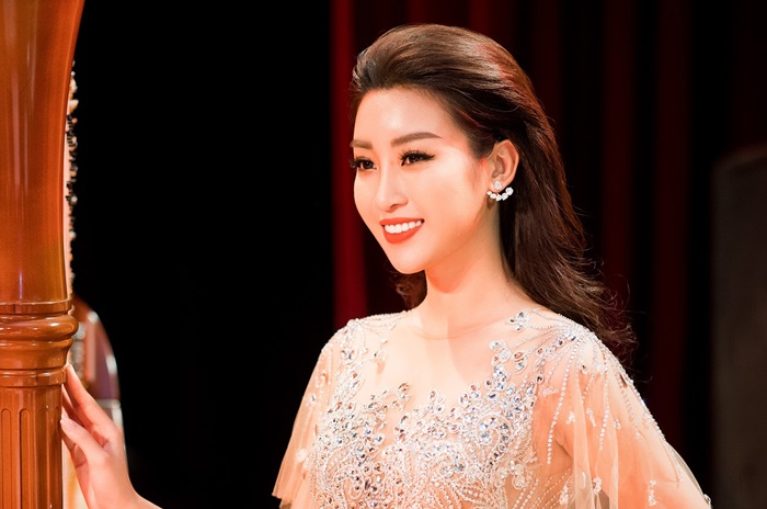Hoa hậu Mỹ Linh: Tôi bị thu hút với nghề MC - Hình 3