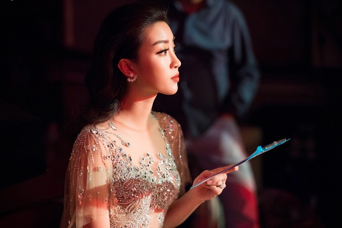 Hoa hậu Mỹ Linh: Tôi bị thu hút với nghề MC - Hình 2