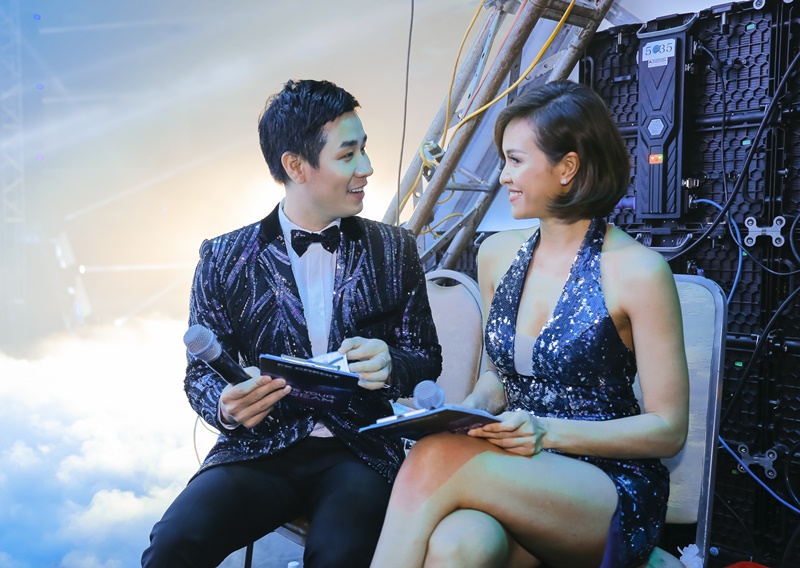 Nguyên Khang kín bưng bên Tóc Tiên, Phương Mai hở táo bạo - Hình 1
