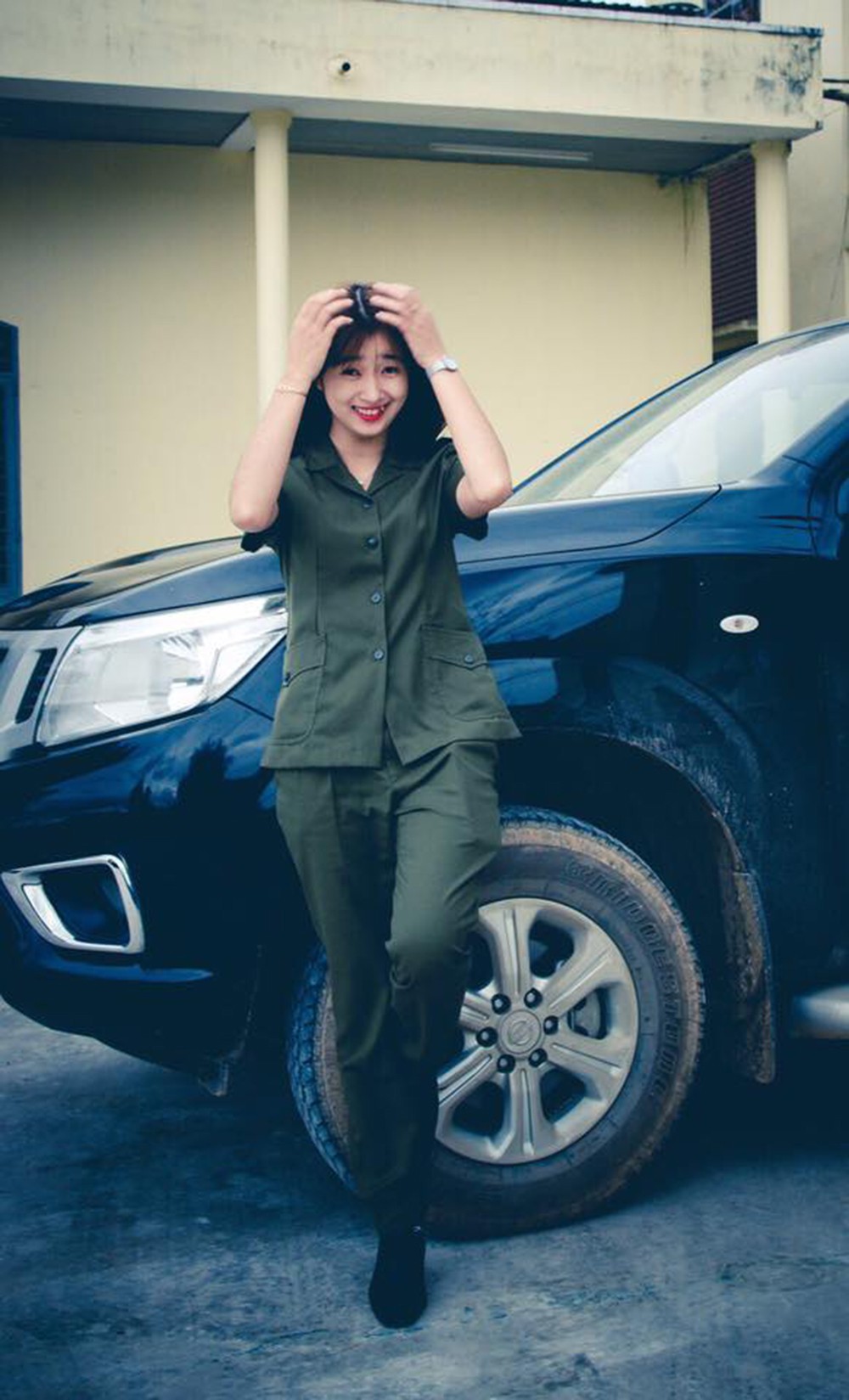 Hotgirl công an đau lòng vì lời cay nghiệt của cư dân mạng - Hình 2