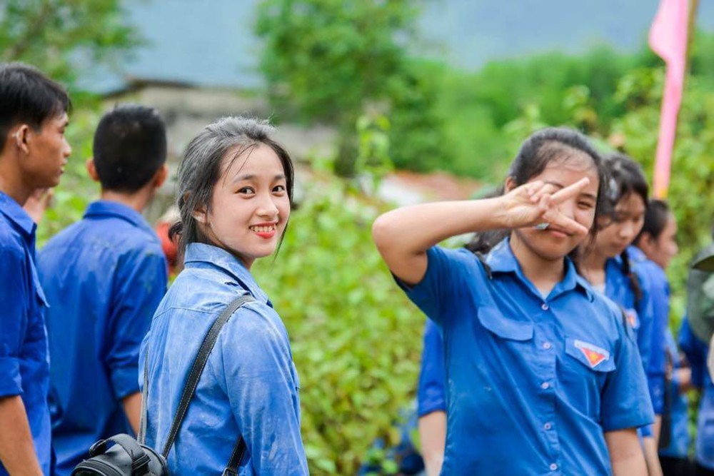 Hotgirl công an đau lòng vì lời cay nghiệt của cư dân mạng - Hình 4