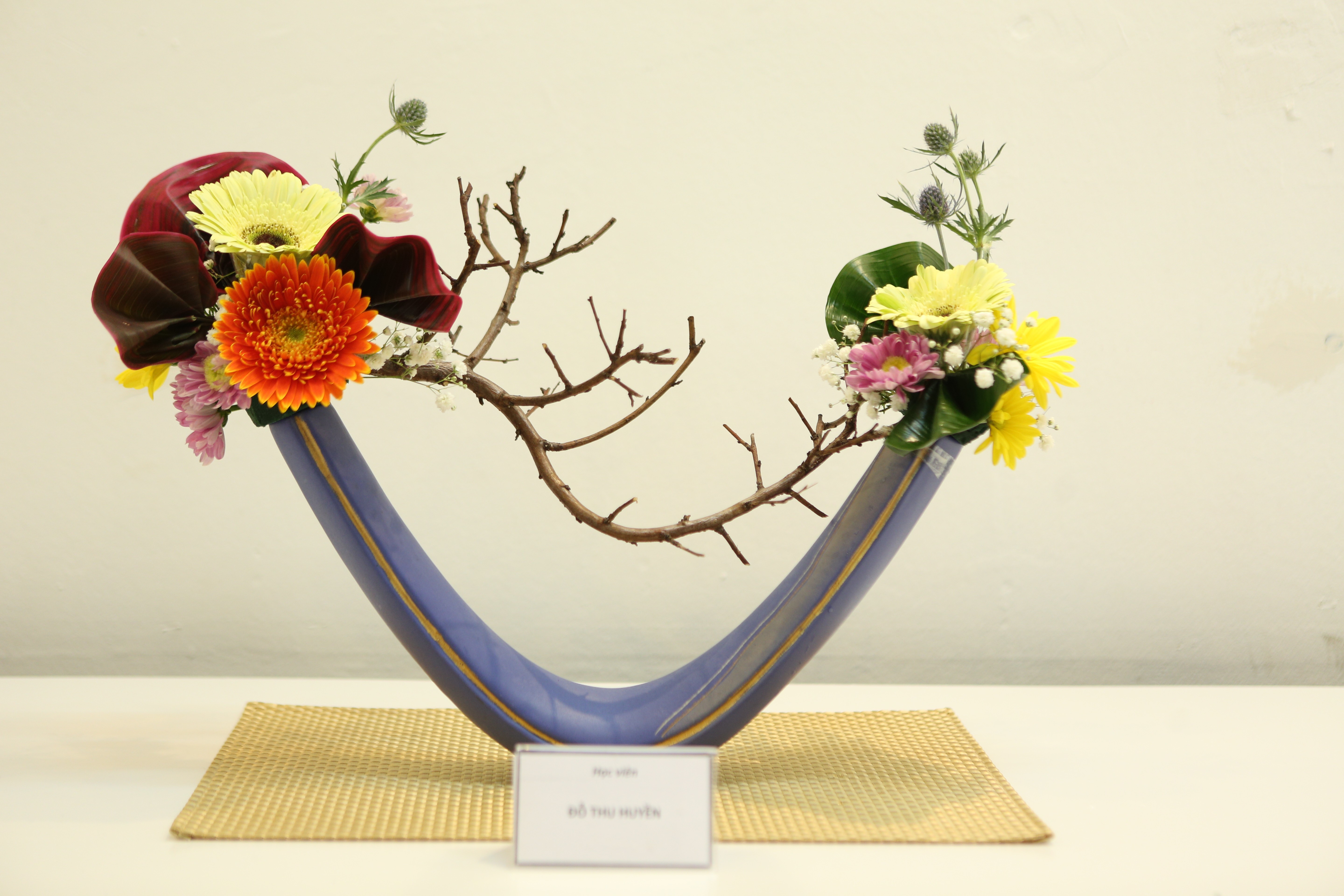 Văn ho&aacute; - Lần đầu ti&ecirc;n tại H&agrave; Nội: Triển l&atilde;m Nghệ thuật Ikebana của Nguyễn Thanh T&uacute; được ra mắt