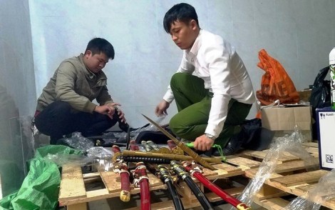 Nóng 24H: Bắt giữ kẻ sát nhân lẩn trốn ở vùng rừng giáp ranh - Hình 4