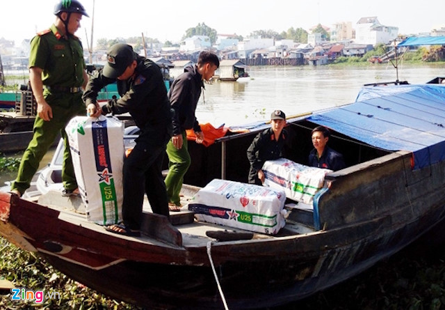 Nóng 12H: Điều tra nghi án 2 vợ chồng chết bất thường tại nhà - Hình 4
