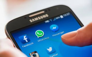 Facebook đang nỗ lực ngăn chặn việc tải ảnh khiêu dâm để trả thù 1 Facebook đang nỗ lực ngăn chặn việc tải ảnh khiêu dâm để trả thù 1