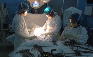 Cứu sống bệnh nhân nhiễm HIV mắc cùng lúc hai bệnh ung thư Cứu sống bệnh nhân nhiễm HIV mắc cùng lúc hai bệnh ung thư