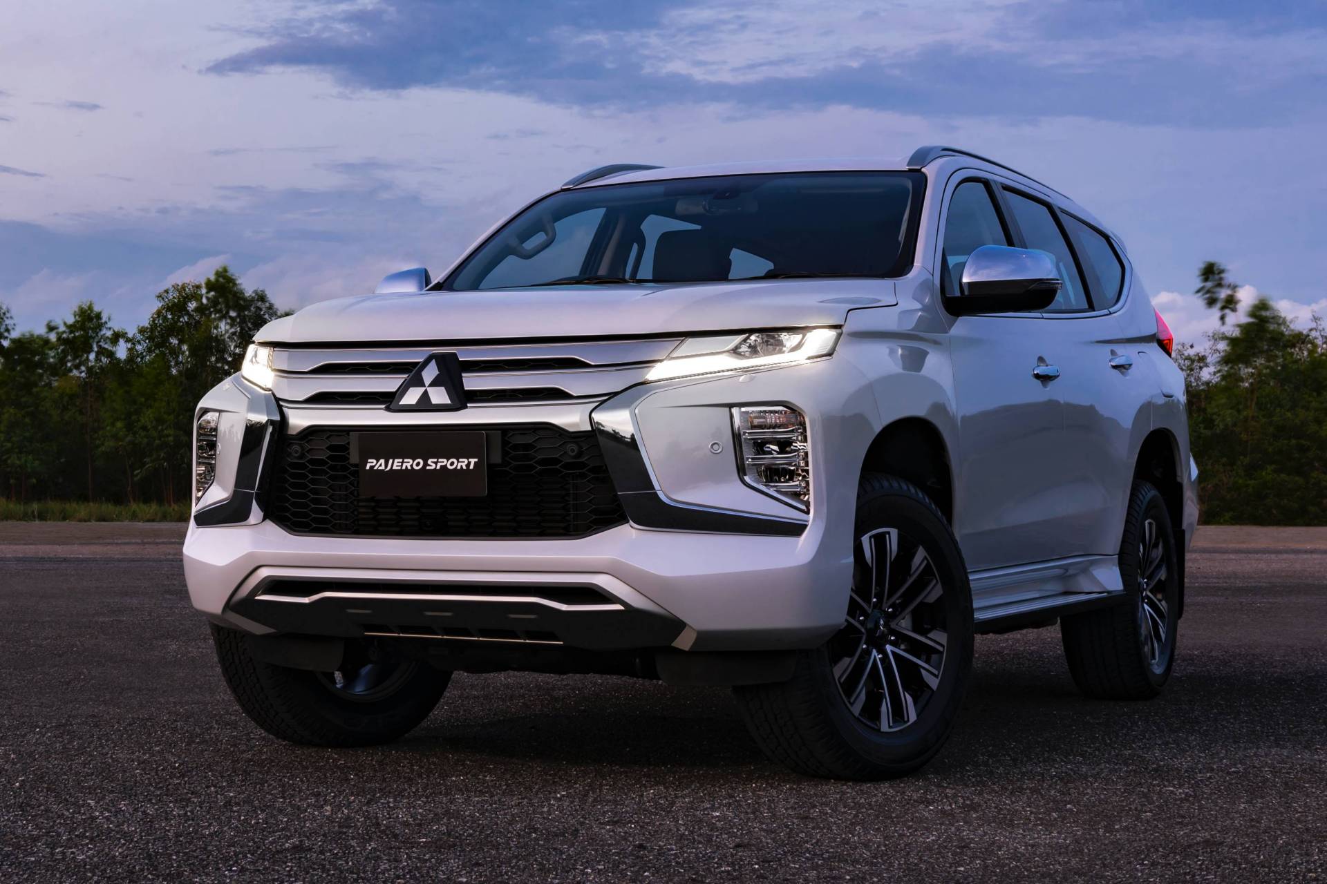 Thị trường xe - Mitsubishi Pajero Sport 2020 ra mắt tại Thái Lan với nhiều thay đổi mới, giá ấn tượng (Hình 2).