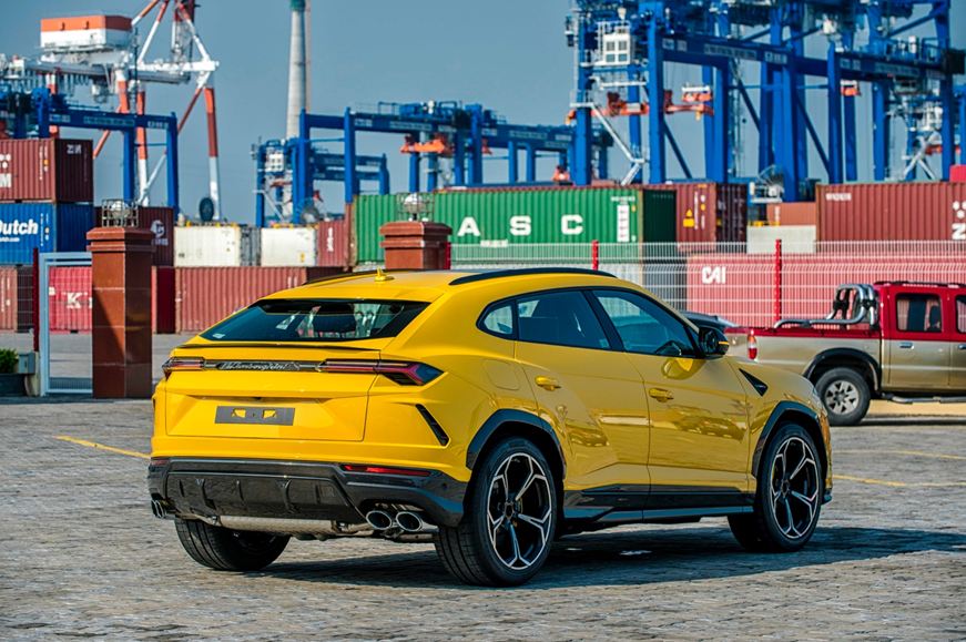 Thú chơi xe - Cận cảnh siêu SUV Lamborghini Urus hàng hiếm Giallo Auge vừa cập bến Việt Nam (Hình 5).