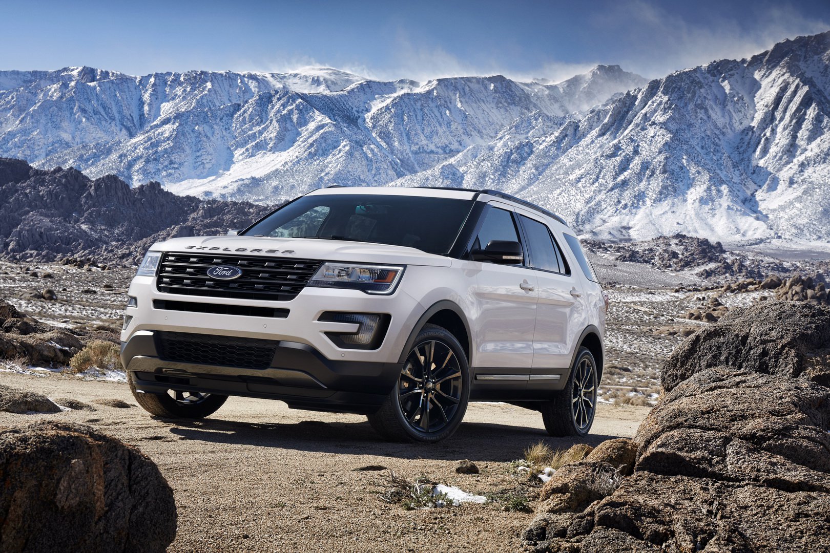 Sau vô lăng - Ford Explorer 2017 bị triệu hồi số lượng lớn vì ghế ngồi cứa tay khách hàng