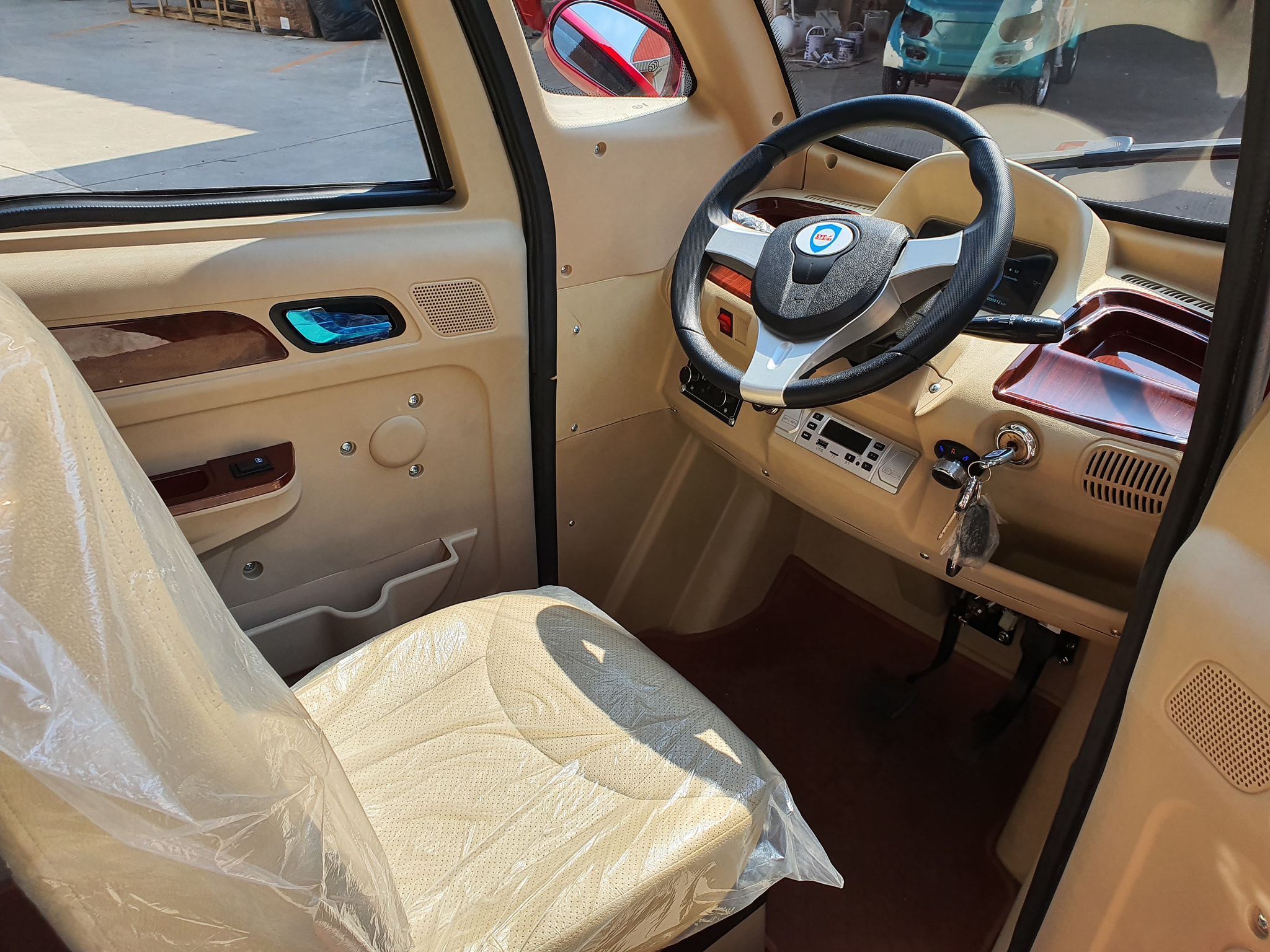 Thị trường xe - Cận cảnh ô tô điện mini, giá rẻ giật mình gây sốt cộng đồng mạng những ngày qua (Hình 7).
