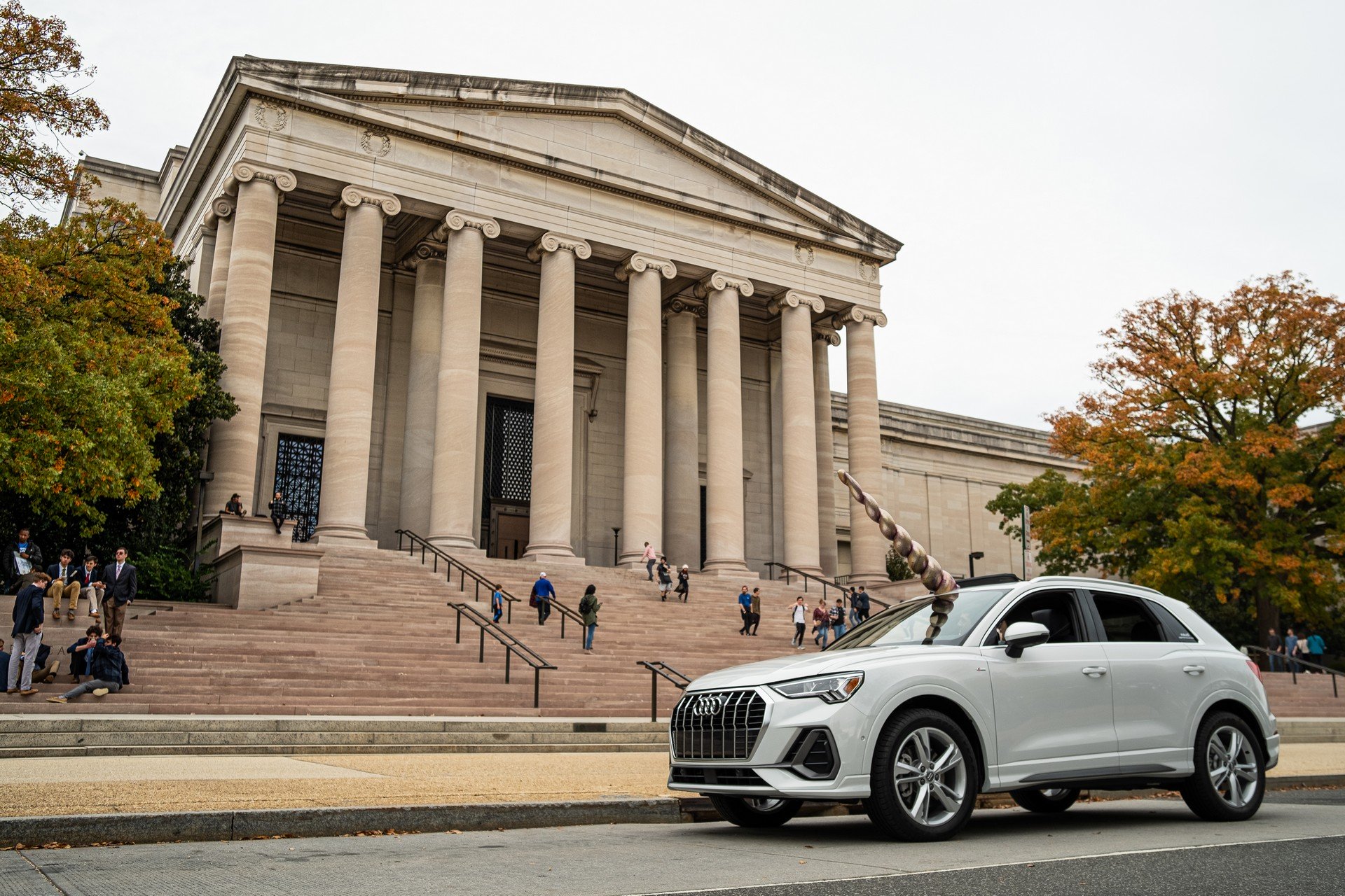 Thú chơi xe - Theo trend Halloween, Audi độ Q3 với sừng kỳ lân siêu 'độc' (Hình 2).