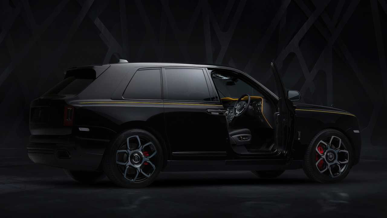 Thị trường xe - Rolls-Royce ra mắt 'sứ giả bóng đêm' Cullinan Black Badge, đẹp hút hồn (Hình 3).