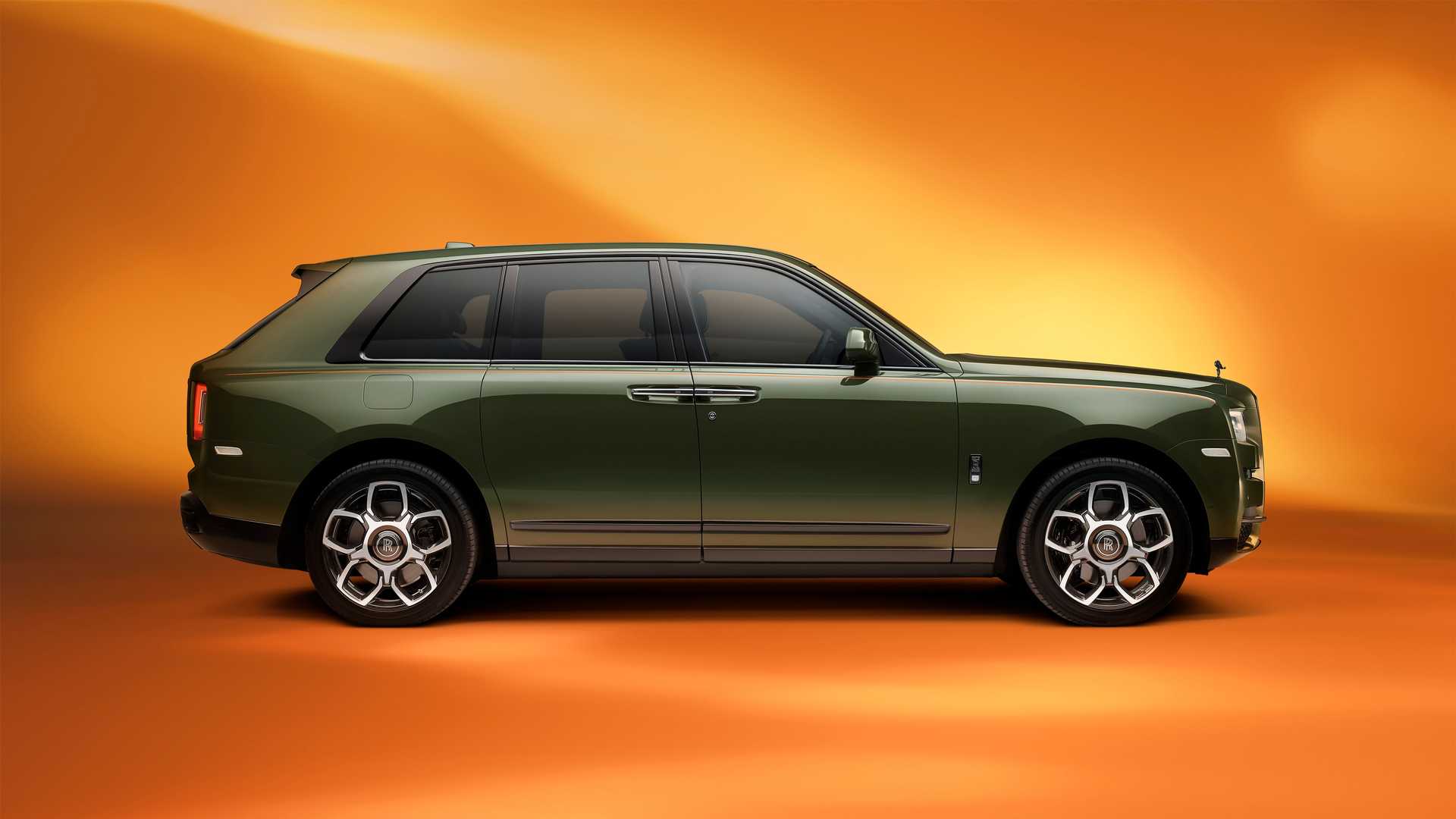 rolls royce cullinan inspired by fashion fu shion military green 1