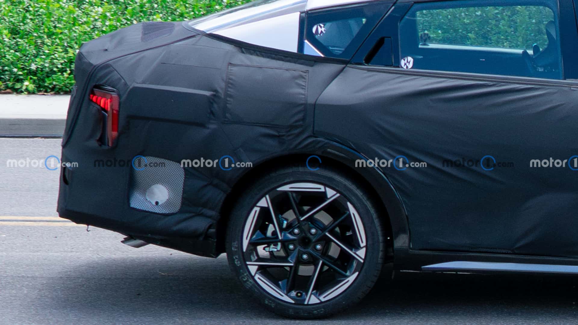 kia forte k4 rear view spy photo 2