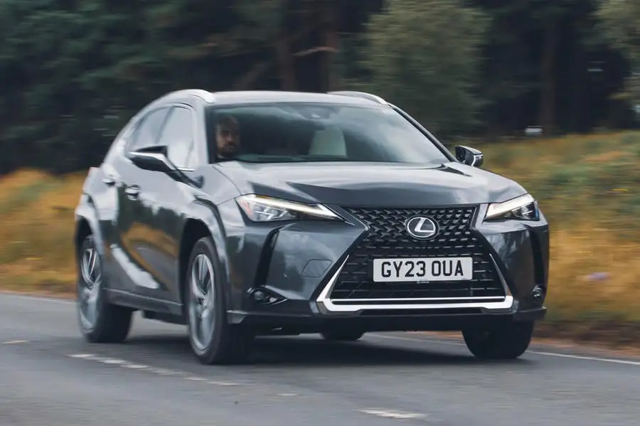 lexus ux300e front quarter tracking