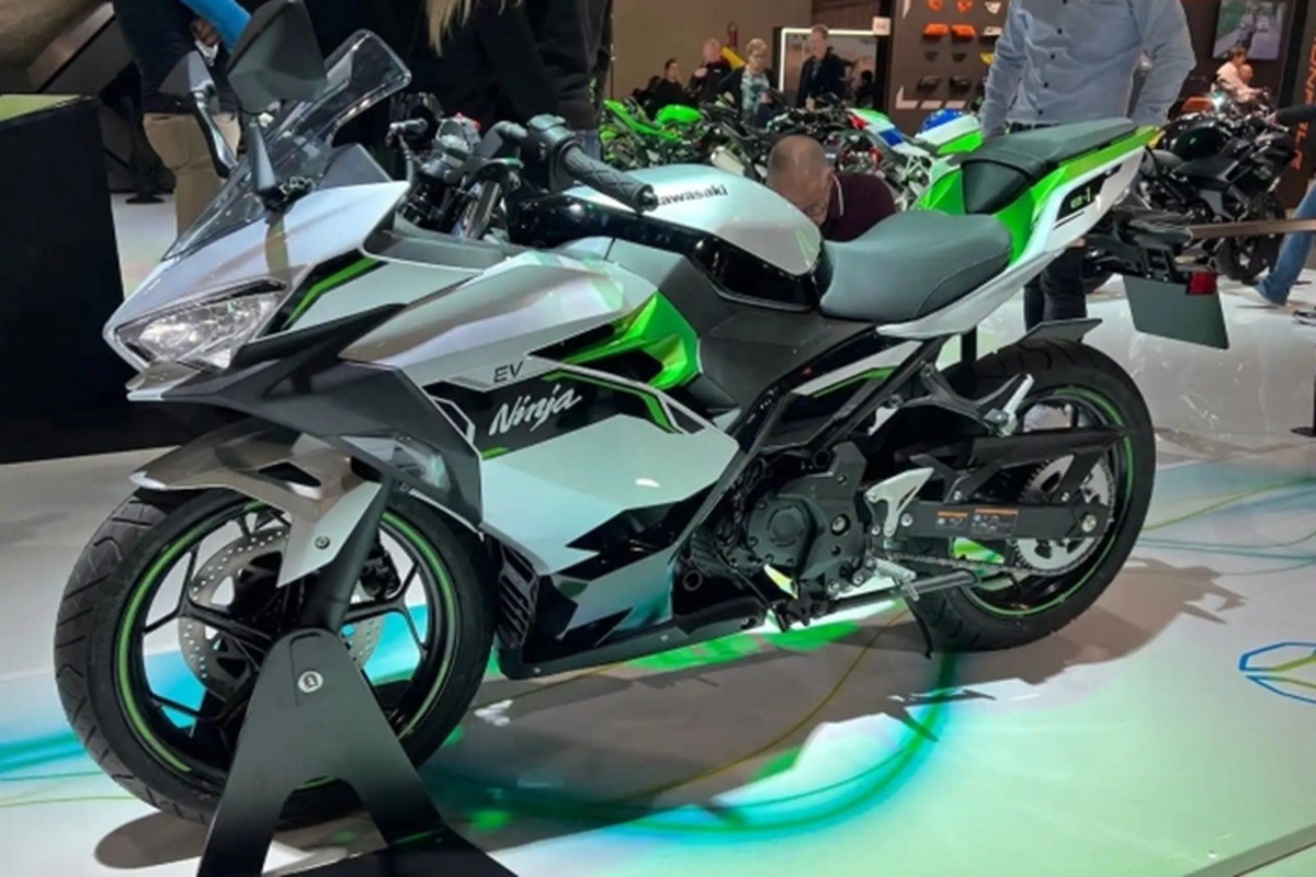 Kawasaki Ninja e-1 mở bán tại Thái Lan