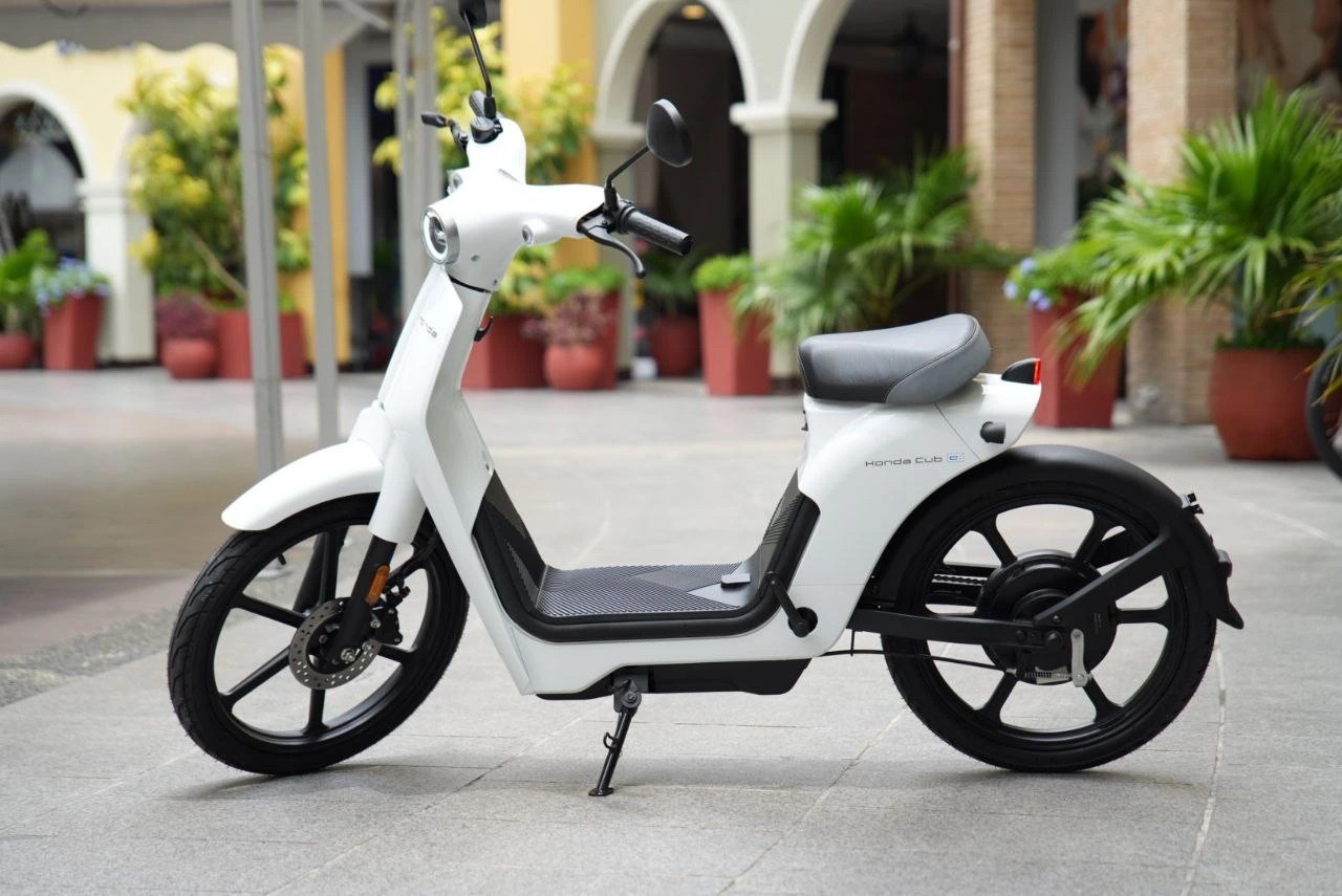 Honda Cub E diện nhập khẩu tư nhân về Việt Nam, giá hơn 20 triệu đồng