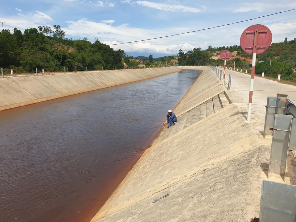 Môi trường - Nước sông La chuyển màu đỏ đục kéo dài, người dân bất an không có nước sinh hoạt (Hình 4).