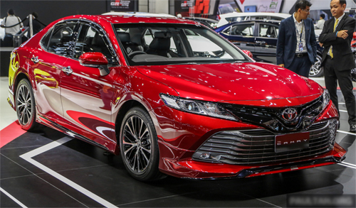 Khách Việt ngỡ ngàng trước Toyota Camry 2019 bản độ TRD Sportivo cực chất