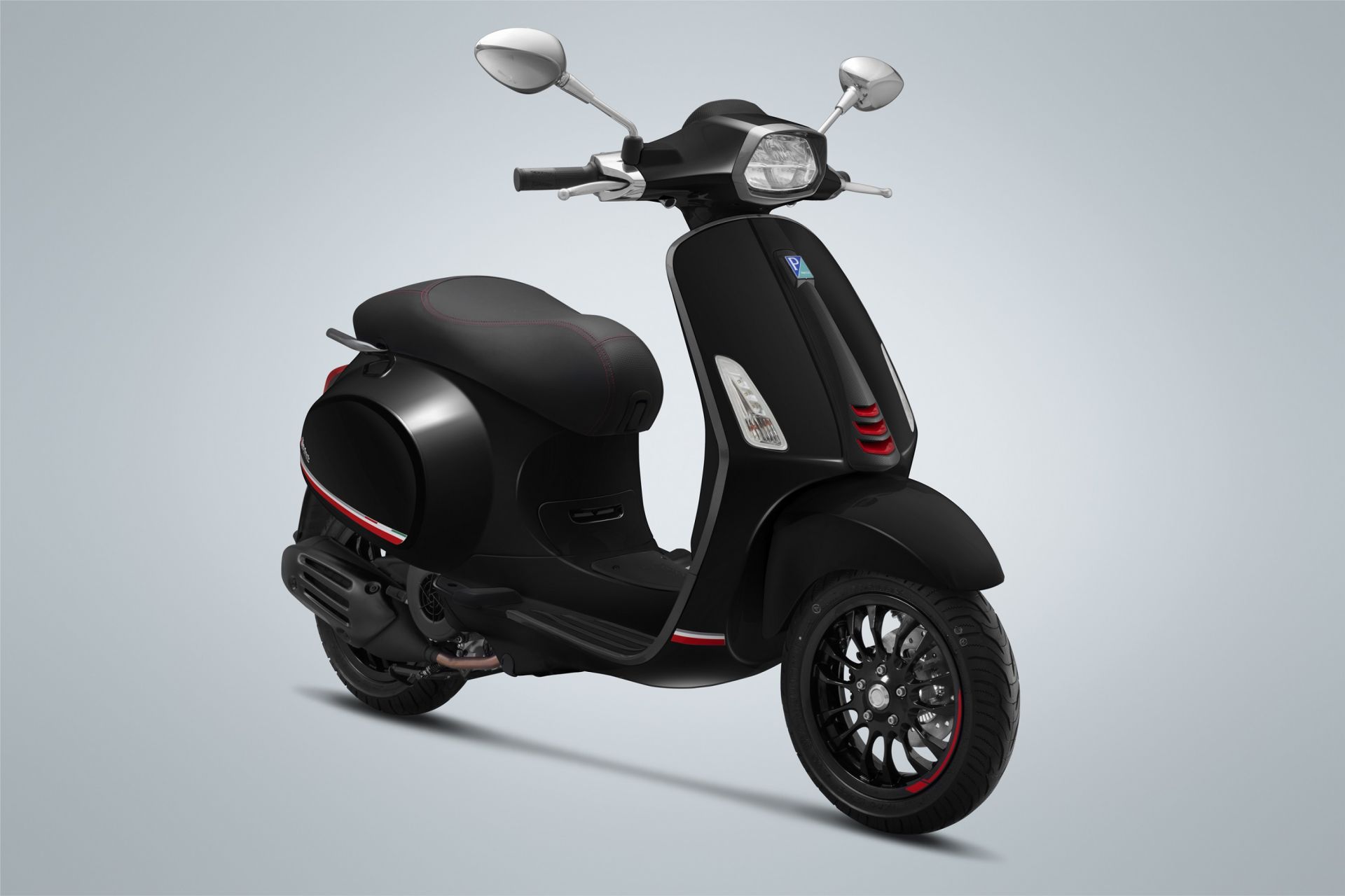 Vespa Sprint Carbon 2019 ra mắt: Thêm 2 màu mới, giá từ 78,5 triệu đồng