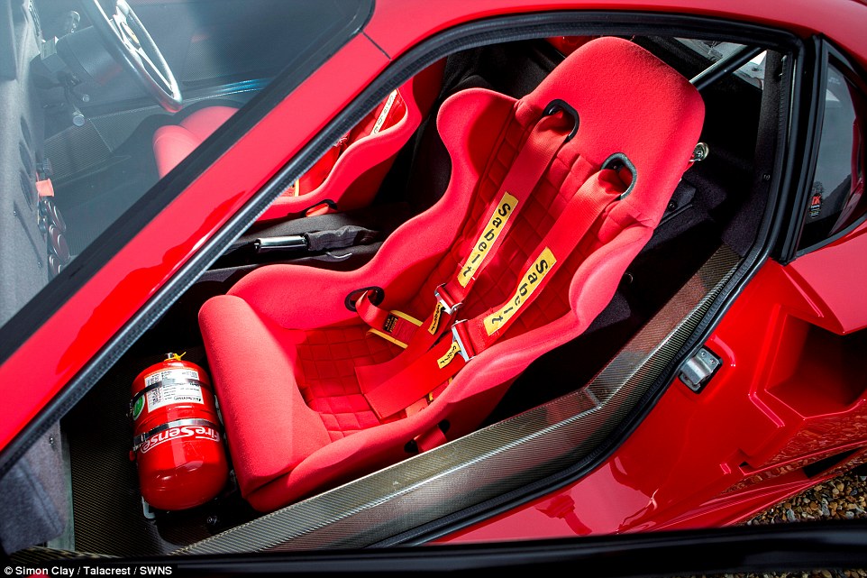 Thú chơi xe - Chiêm ngưỡng siêu xe Ferrari F40 đấu giá 'khủng' của quốc vương Brunei (Hình 3).