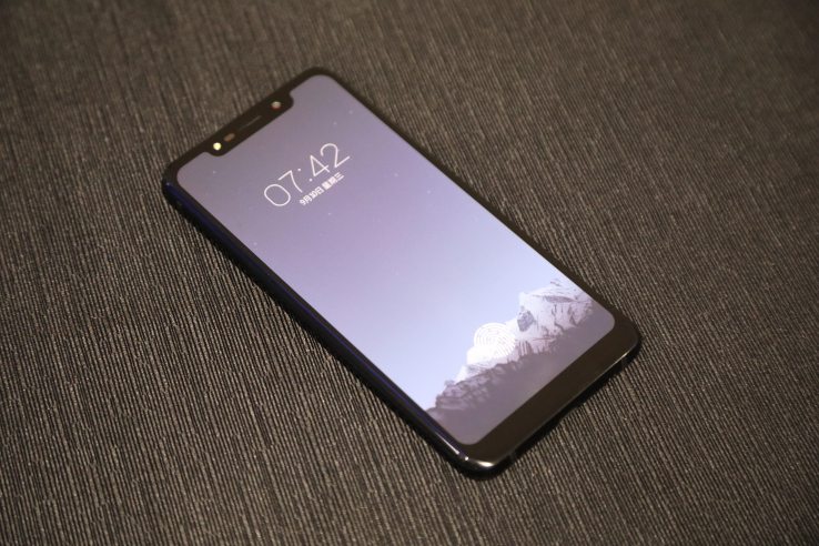 TOP 9 smartphone nhái "tai thỏ" iPhone X giống bất ngờ - Hình 6