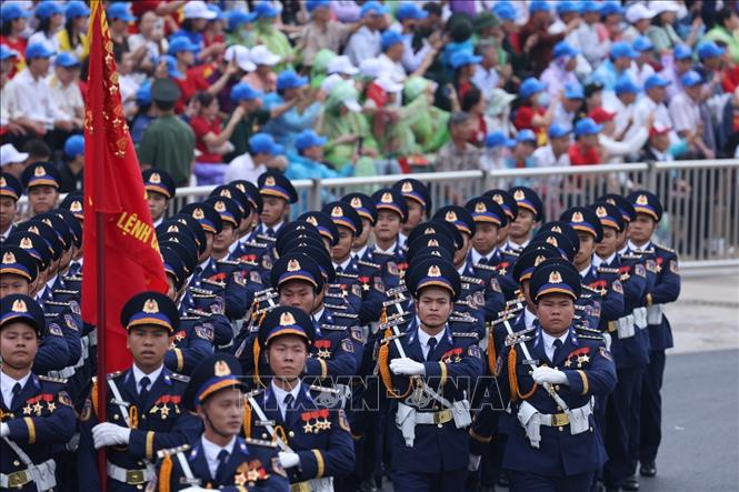 Tiêu điểm - Lễ mít tinh, diễu binh, diễu hành Kỷ niệm 70 năm Chiến thắng Điện Biên Phủ: Viết tiếp những bản hùng ca (Hình 13).