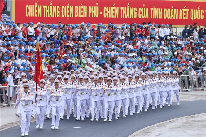 Tiêu điểm - Lễ mít tinh, diễu binh, diễu hành Kỷ niệm 70 năm Chiến thắng Điện Biên Phủ: Viết tiếp những bản hùng ca (Hình 14).