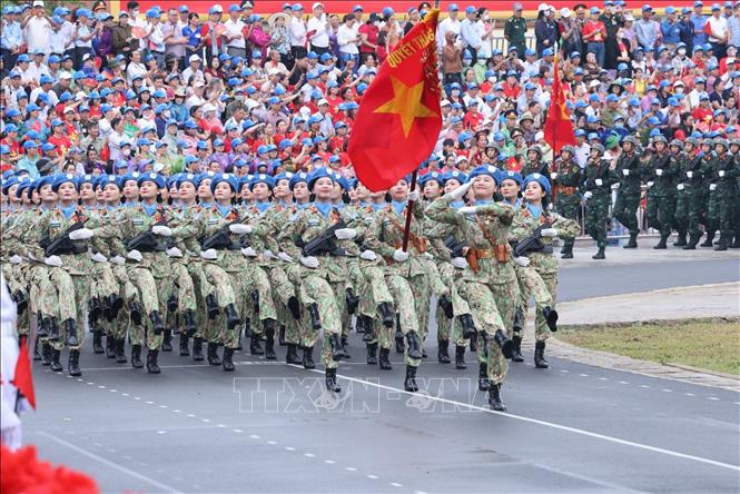 Tiêu điểm - Lễ mít tinh, diễu binh, diễu hành Kỷ niệm 70 năm Chiến thắng Điện Biên Phủ: Viết tiếp những bản hùng ca (Hình 16).