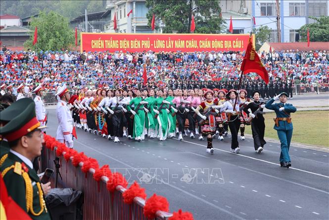 Tiêu điểm - Lễ mít tinh, diễu binh, diễu hành Kỷ niệm 70 năm Chiến thắng Điện Biên Phủ: Viết tiếp những bản hùng ca (Hình 23).