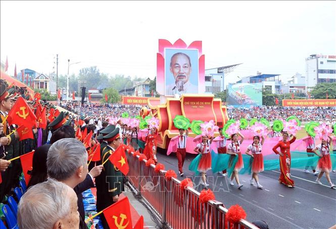 Tiêu điểm - Lễ mít tinh, diễu binh, diễu hành Kỷ niệm 70 năm Chiến thắng Điện Biên Phủ: Viết tiếp những bản hùng ca (Hình 8).