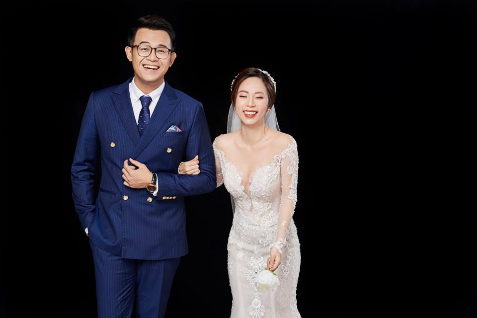 MC Đức Bảo tung ảnh cưới “siêu nhắng” bên bạn gái xinh như hotgirl - Hình 2
