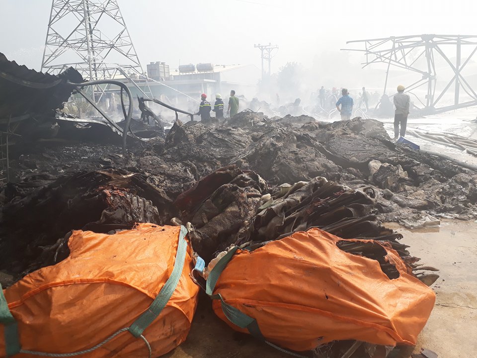 Cháy kho phế liệu dưới đường điện cao thế, toàn TP.Vũng Tàu cúp điện - Hình 5