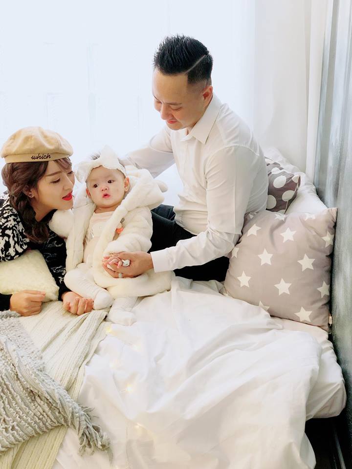 Bộ ảnh Giáng sinh lung linh của cô giáo tiểu học xinh như búp bê - Hình 1