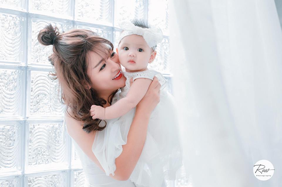 Bộ ảnh Giáng sinh lung linh của cô giáo tiểu học xinh như búp bê - Hình 3