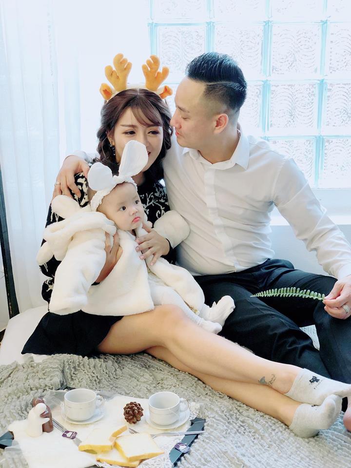 Bộ ảnh Giáng sinh lung linh của cô giáo tiểu học xinh như búp bê - Hình 4