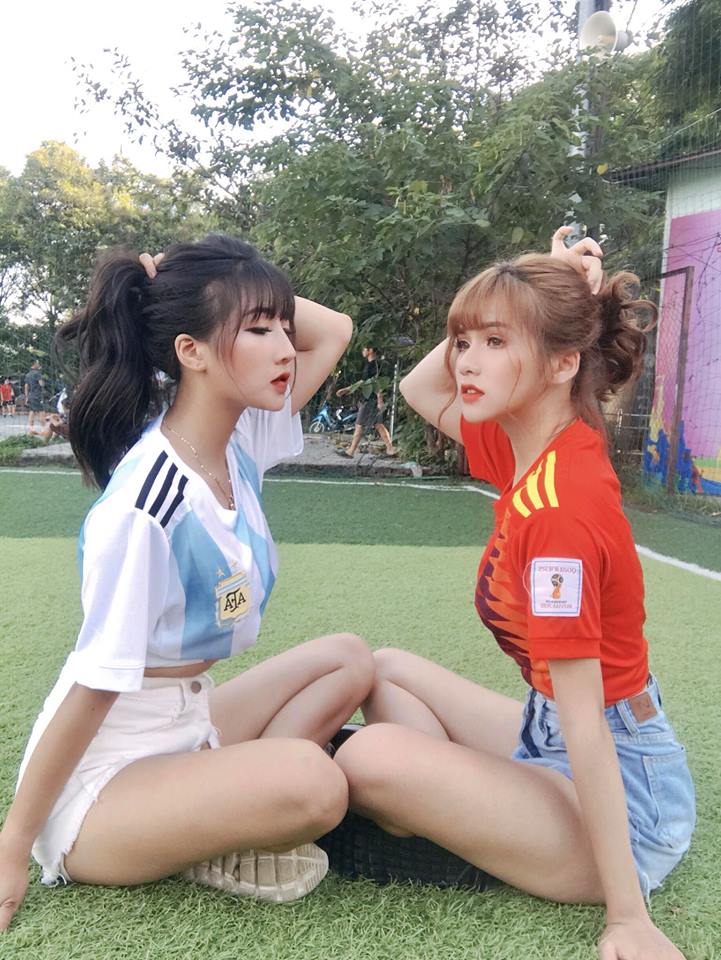Nữ CĐV Việt nóng bỏng cổ vũ cho đội tuyển Argentina mùa World Cup - Hình 3