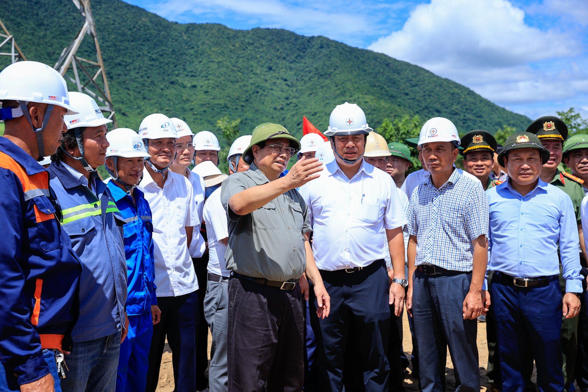 Tiêu điểm - Thủ tướng kiểm tra hiện trường, đôn đốc 2 công trình điện trọng điểm