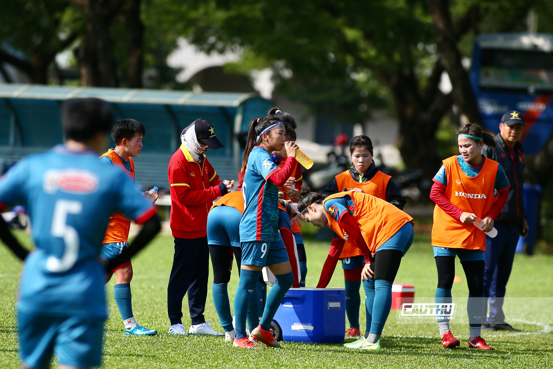 Bóng đá Việt Nam - Đội nắng 36 độ tập luyện, Huỳnh Như muốn thành Vua phá lưới SEA Games (Hình 5).